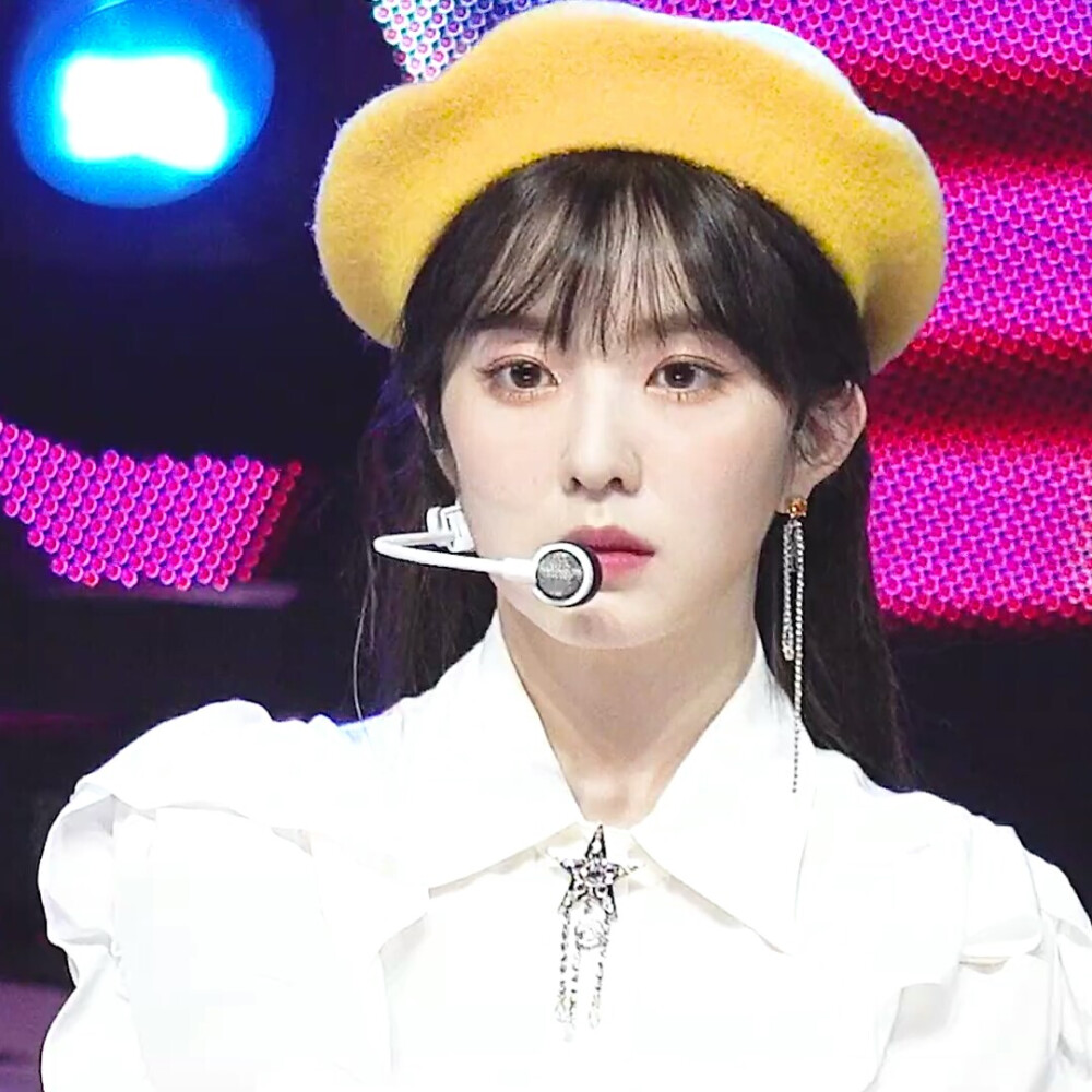 裴珠泫
二改by风间玲奈