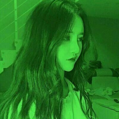 绿绿的头像