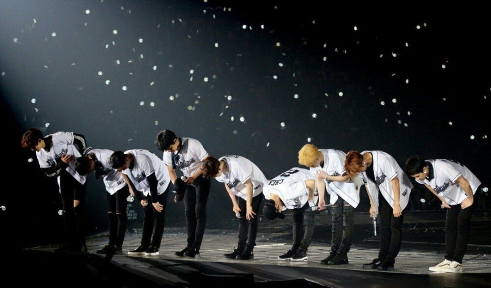 EXO团照we are one