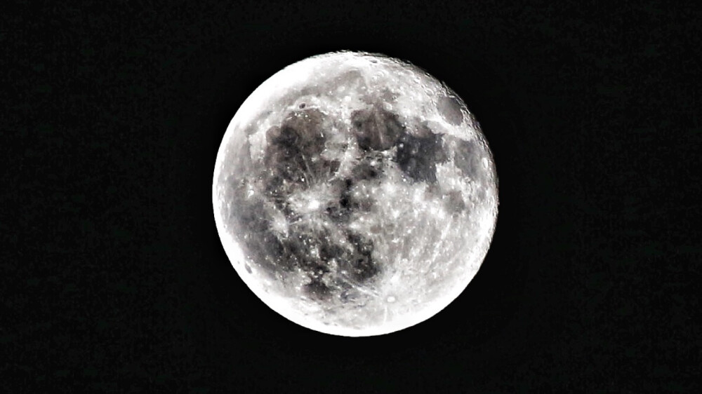 月球
海底月是天上月
