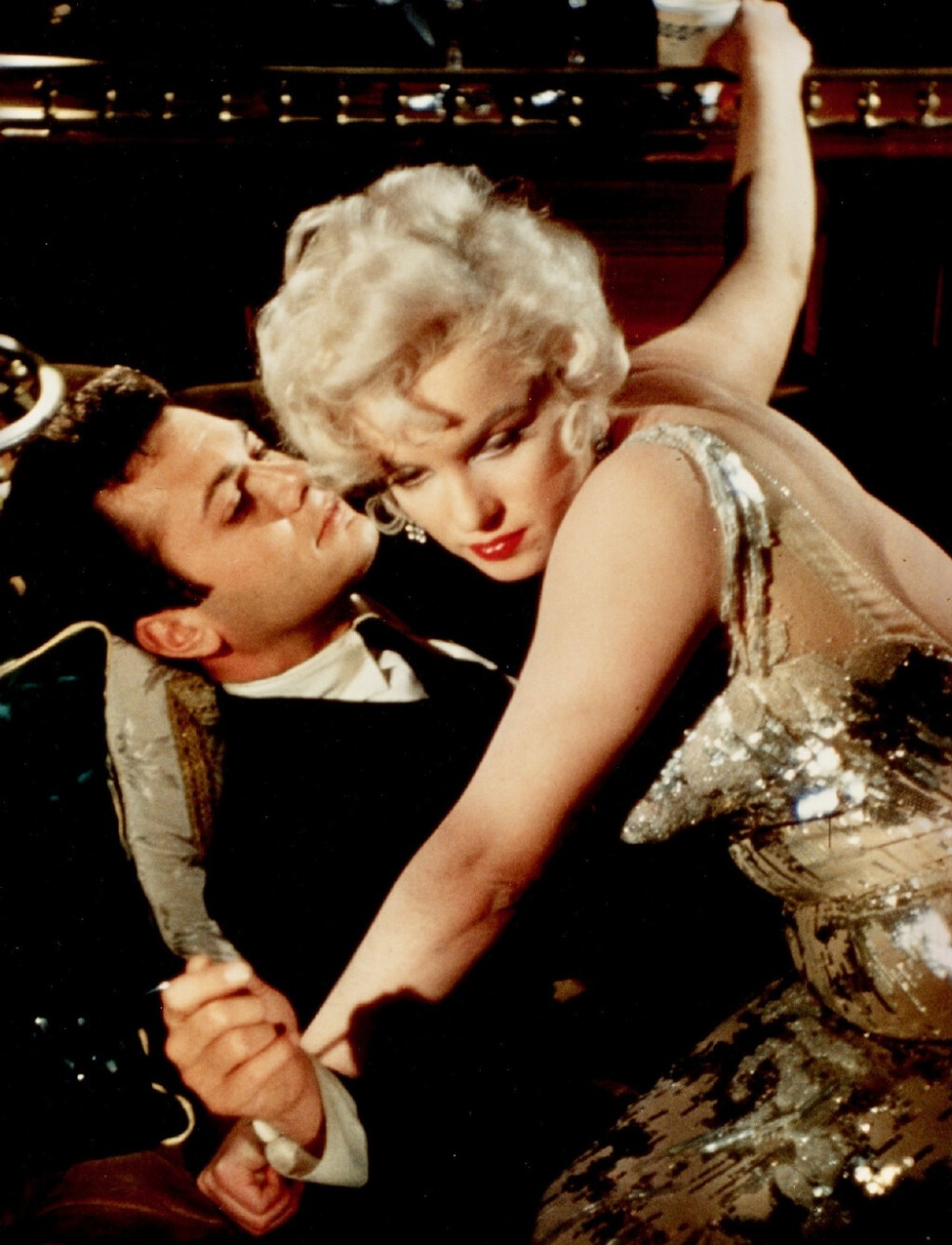 Marilyn Monroe & Tony Curtis 在电影《热情似火》中