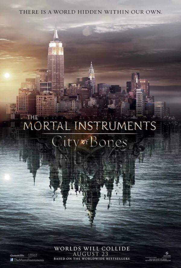 「圣杯神器：骸骨之城 | The Mortal Instruments: City of Bones」由哈罗德·兹瓦特执导，莉莉·科林斯、杰米·坎贝尔·鲍尔等主演的一部奇幻类型的电影。
影片讲述了克莱瑞的布鲁克林女孩，她凭借自己的力量救出母亲的故事。
tips:神仙颜值。