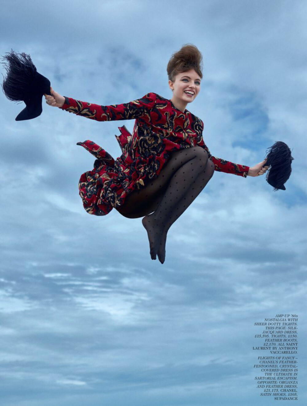 英国版 Vogue 8月刊 #fashion editorial# | Up up and away~~
摄影：Arthur Elgort
模特：Fran Summers
#时尚# ​​​