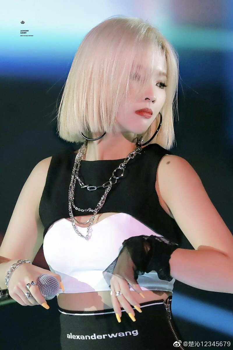 田小娟喜欢的颜色是黄色(。•ω•。)ノ♡