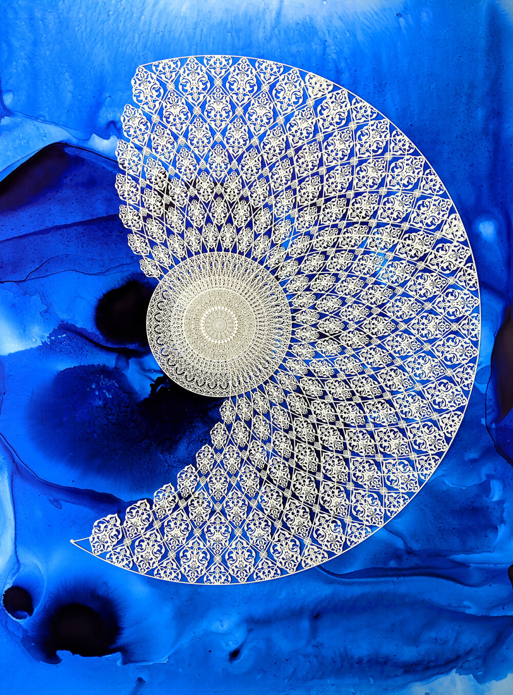 艺术家Julia Ibbini 别具创意的激光切割纸艺作品