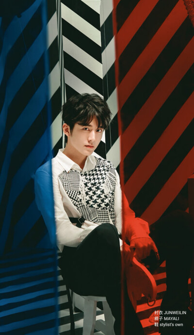 时尚YA！×辛赵不宣 时尚YA！时尚集团出品，《时尚YA！》电子刊携手本期明星张新成和周雨彤 正式上线！
超多创意大片+深度专访，独家创意概念视频带你重温“辛赵不宣”的甜蜜，线下不为人知的互动也都记录在花絮视频…