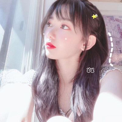 宫脇咲良。
©®楚皙