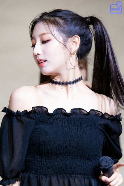 Lovelyz 郑叡仁