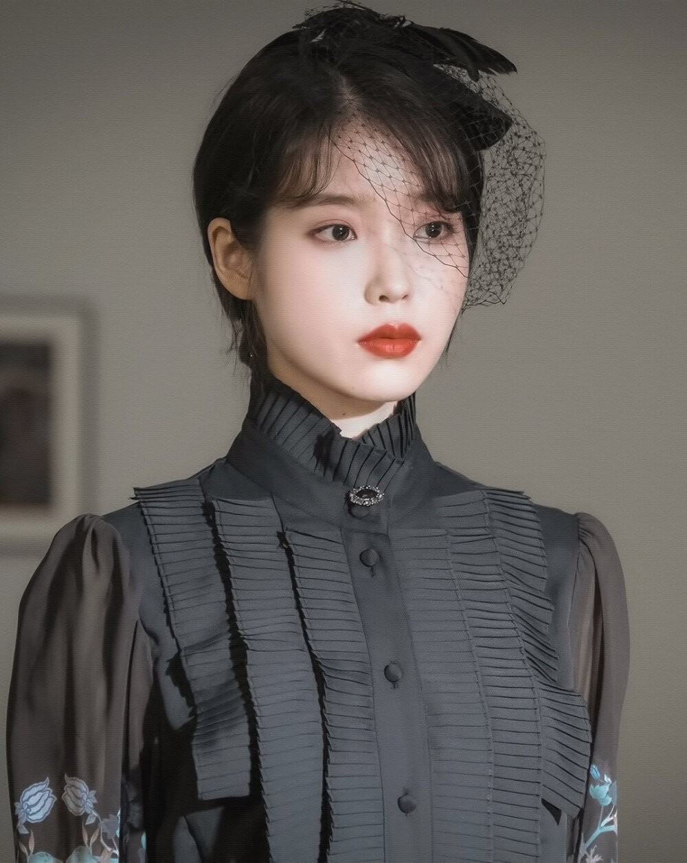 IU