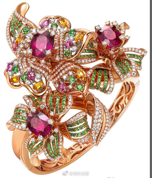 花朵彩宝珠宝套装