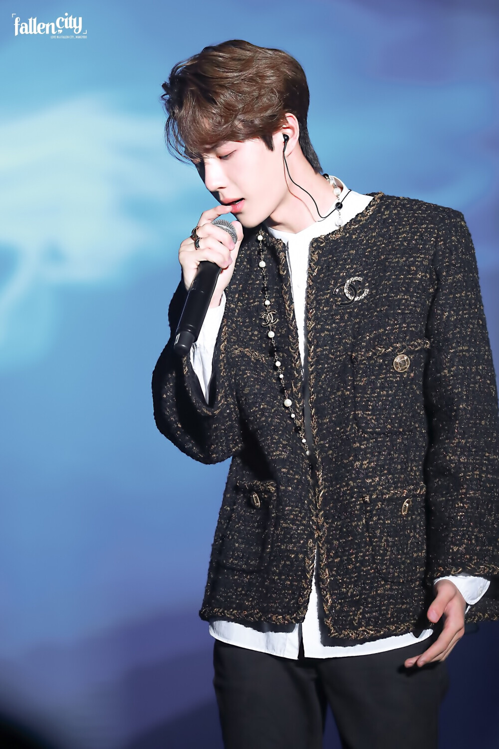 190921陈情令泰国见面会uniq王一博crlogo