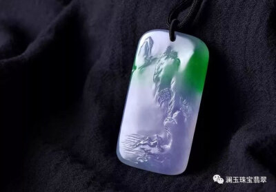 “种就是翡翠的质地结构，跟翡翠的风化时间有关，风化的时间的越长，种自然就越老了。种就是质地，质地也就是我们俗称的“种”，是衡量翡翠质量高低最重要的指标之一。质地是翡翠的结构构造。”