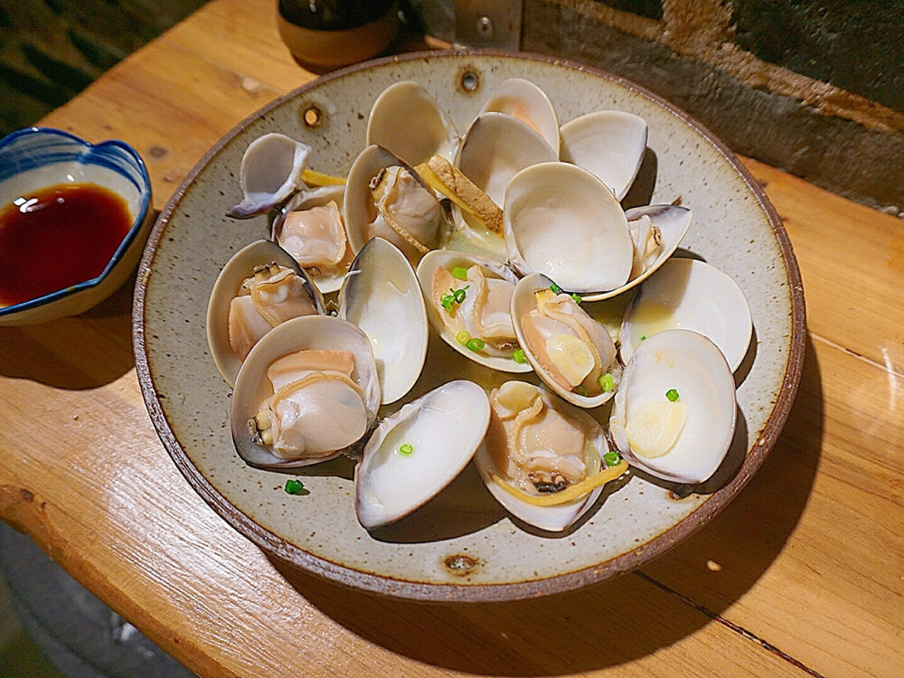 日本料理~芥末拌生章鱼挺好吃的^ω^