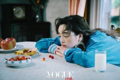 Magazine. 世理奈 × 《Vogue Taiwan》2019九月刊 / “睡不醒少女”世理奈登上台版Vogue，台湾摄影师张家辉将她百无聊赖与世无争的厌世感彰显得淋漓尽致，是慵懒而不食人间烟火的文艺女孩 ​​​