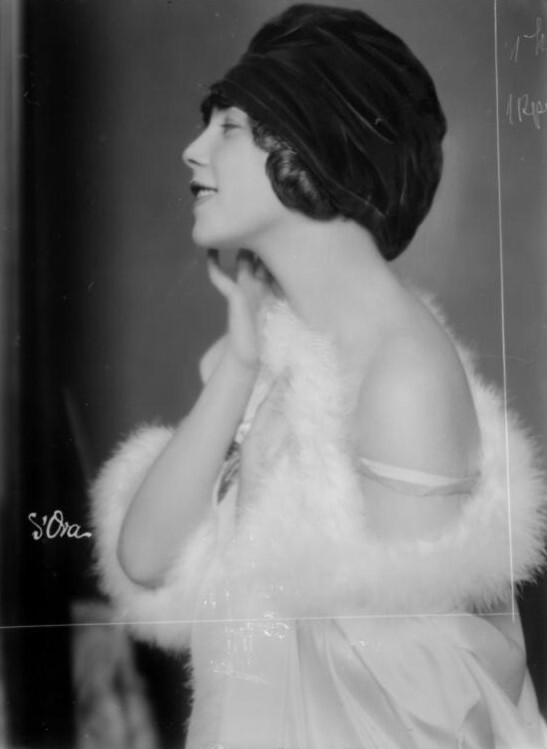 Dancer Tilly Losch, 1926, photo by Madame d’Ora 