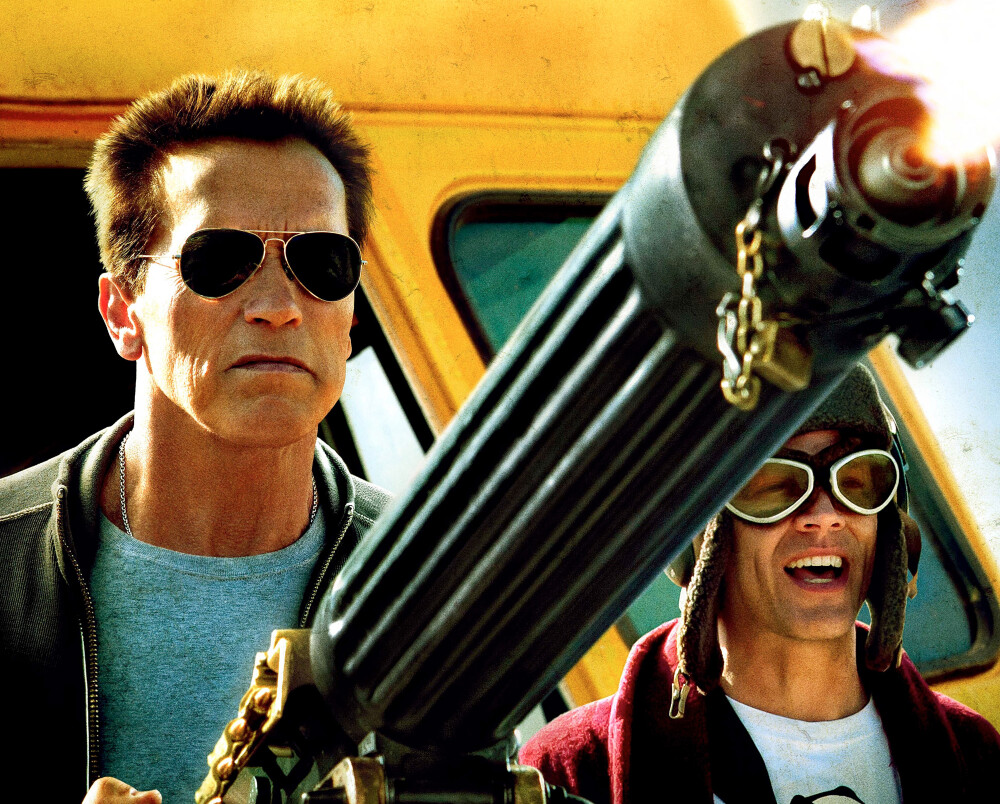 People 3000x2412 Arnold Schwarzenegger glasses machine gun movies 2013 (Year)