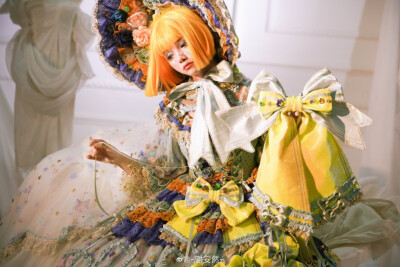 谢安然。来自古典玩偶一组流光溢彩