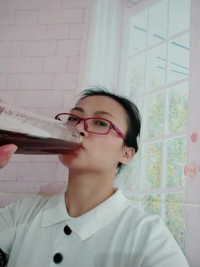 喝婆婆熬的姜茶打卡第9天
早上起来小屁孩有点着凉，我也让他喝了一杯