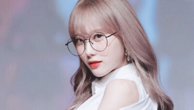 April.luda
我skr软妹.