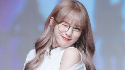 April.luda
我skr软妹.