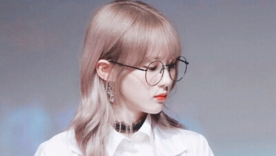 April.luda
我skr软妹.