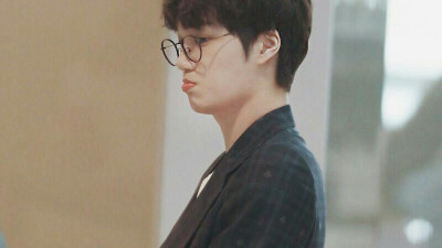 [金钟仁素材]拿图收藏
二转标明：朴夏贤