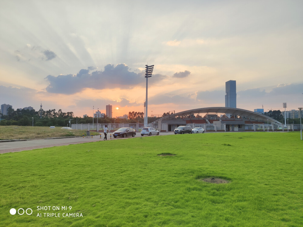 广财
广东财经大学
