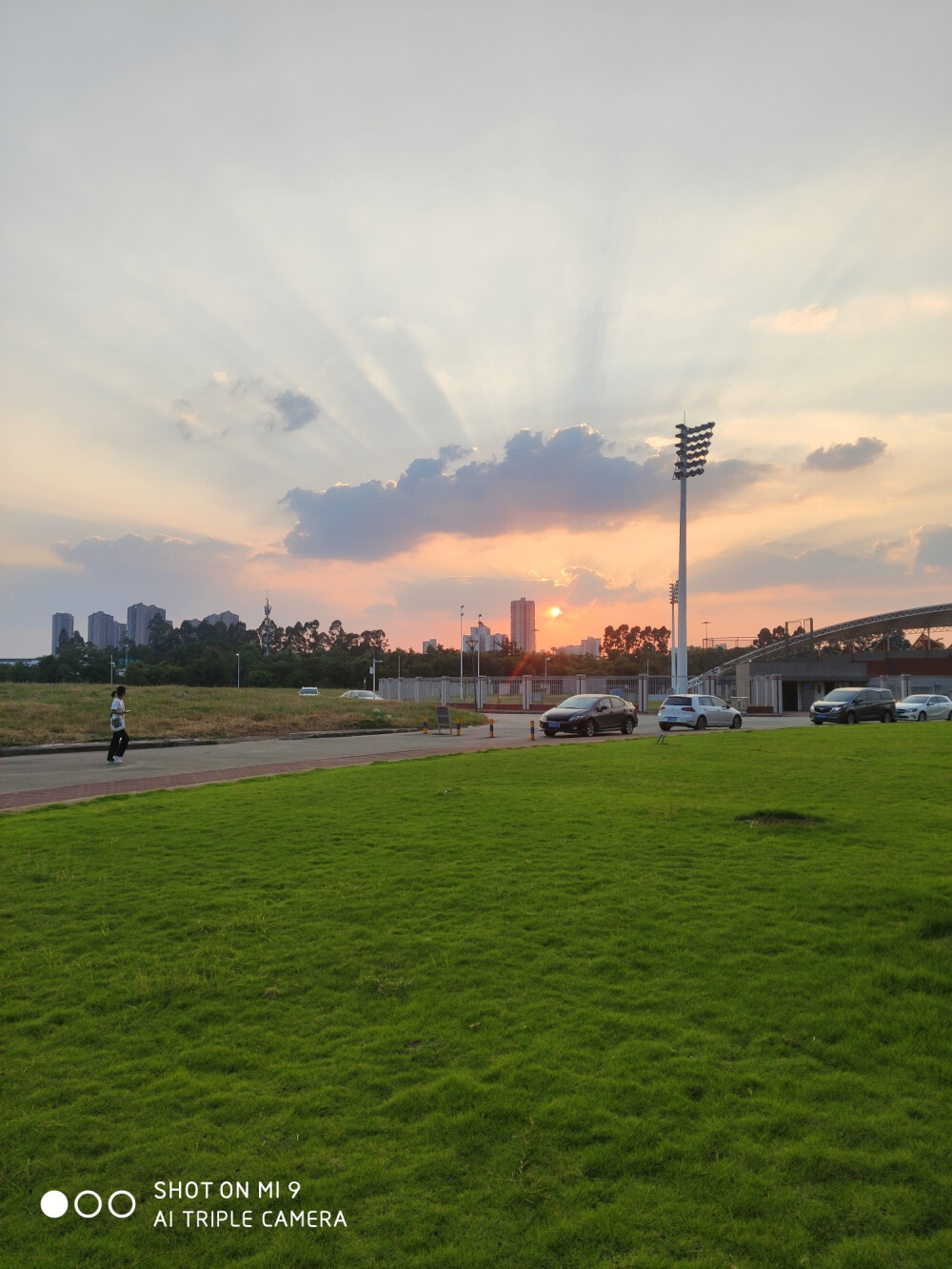 广财
广东财经大学
