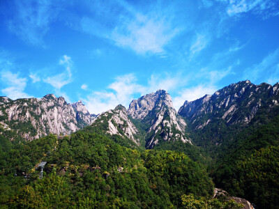 大美黄山—五岳归来不看山，黄山归来不看岳！
观黄山，天下无山，观山止矣--徐霞客