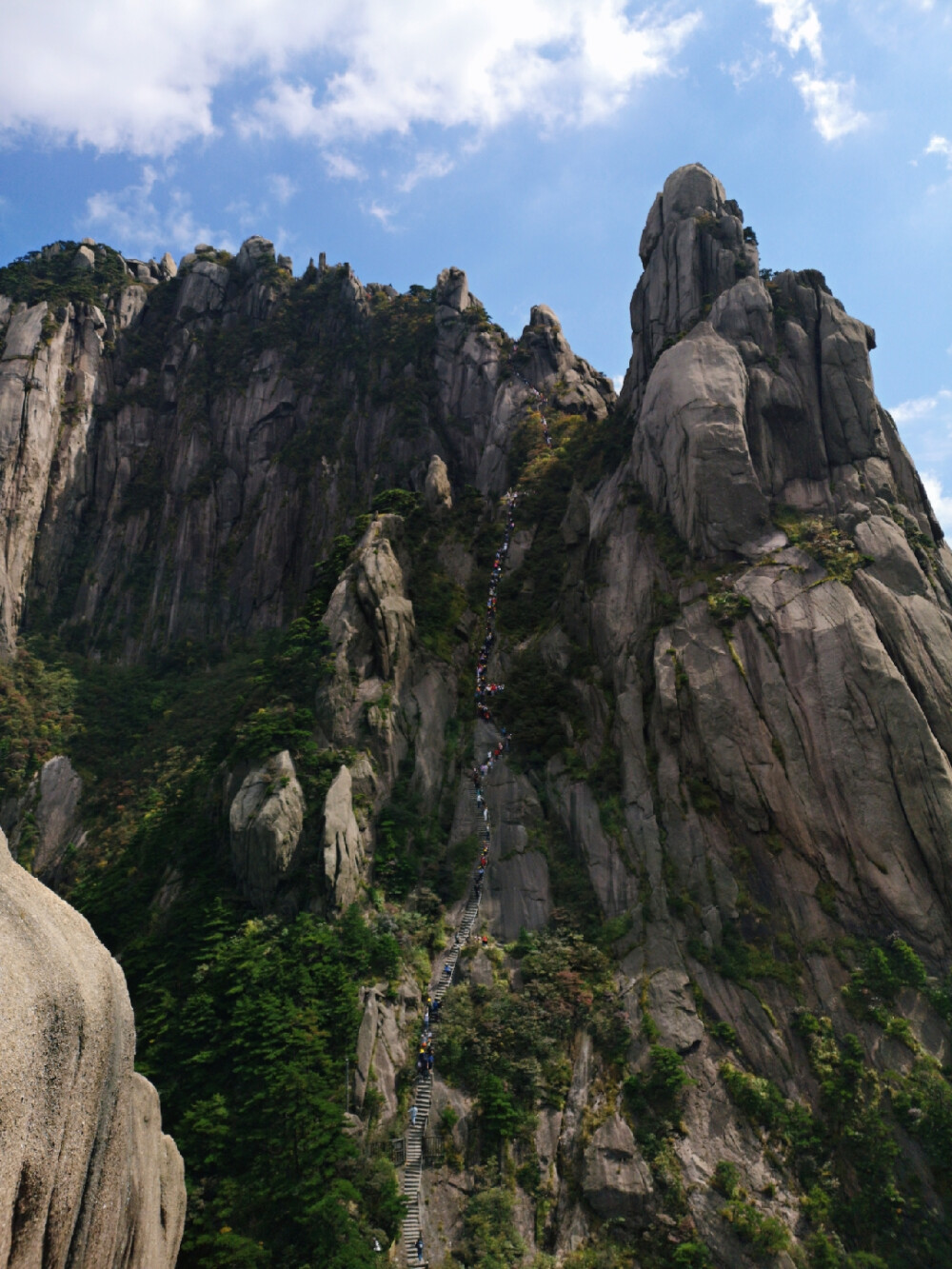 大美黄山—五岳归来不看山，黄山归来不看岳！
观黄山，天下无山，观山止矣--徐霞客