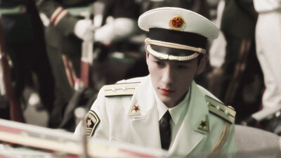 （朱一龙）海军哥哥