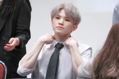 李知勋 woozi