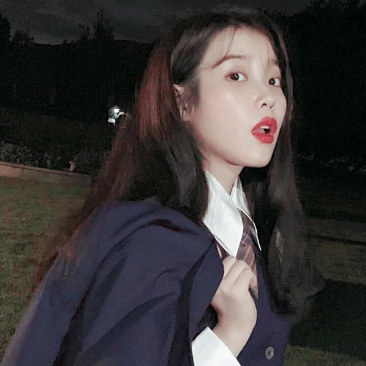 IU