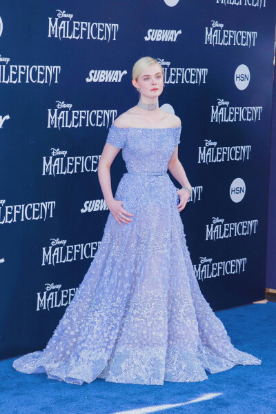 Elle Fanning
艾丽范宁