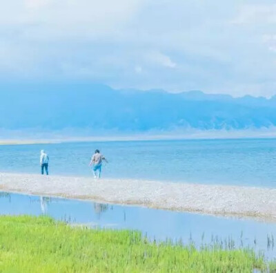 
你是北岛的诗，顾城的字，也像李宗盛的词，直击心事。