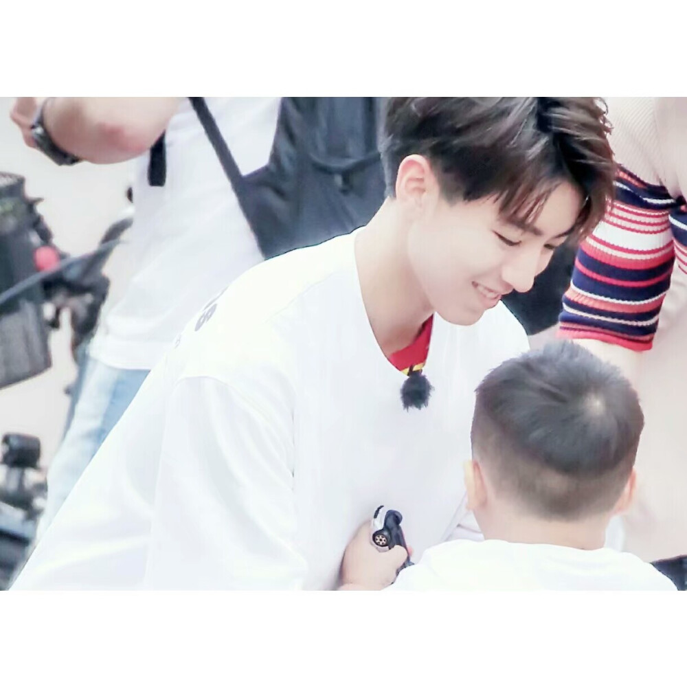 王俊凯白边头像