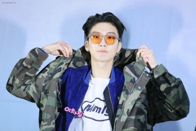 李昇勋 HOONY
✎170422 WINNER-‘FATE NUMBER FOR’新专辑发售纪念签名会✎
…