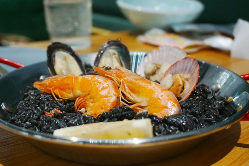 西餐 鸡排 薯条 牛肉卷芝麻菜