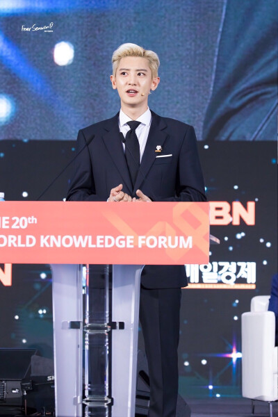 190925 WORLD KNOWLEDE FORUM
©朴灿烈饭拍高清