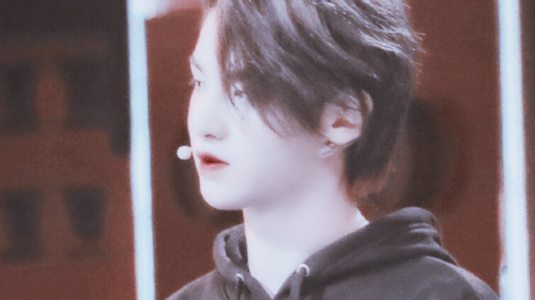 如果可以 下辈子让我先遇见你吧。
COASTLINE_0219