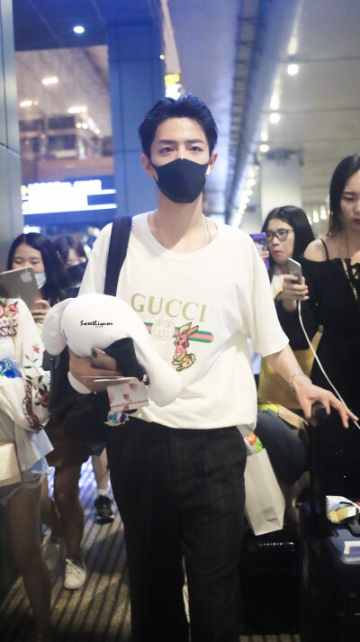 肖战×机场 大背头
180728 北京✈️贵阳