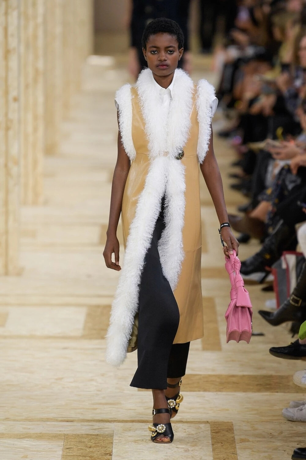 miumiu2020春夏秀场图