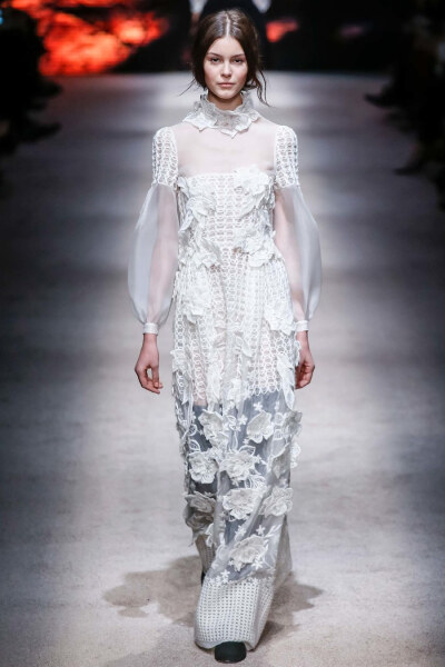 Alberta Ferretti FALL 2015 READY-TO-WEAR