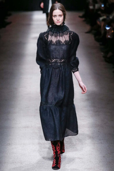 Alberta Ferretti FALL 2015 READY-TO-WEAR