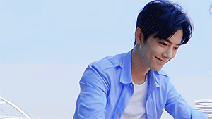 肖战 漫游旅行家 GIF 修图