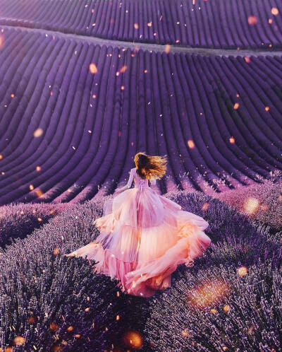 摄影师：Kristina Makeeva
ins：hobopeeba