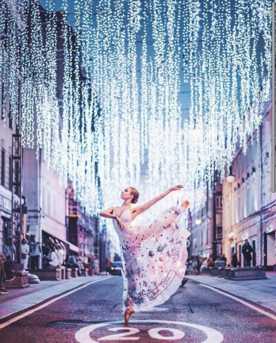 摄影师：Kristina Makeeva
ins：hobopeeba