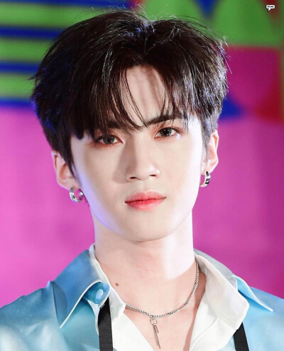 闫桉 Yanan
男团PENTAGON成员
