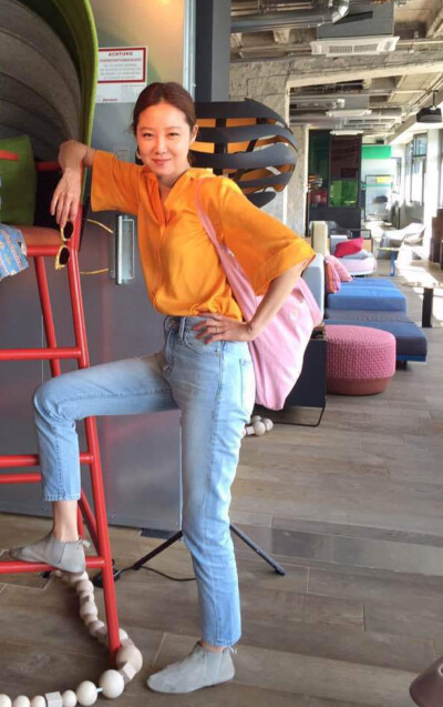 孔晓振 ♥ ♥ ♥
INS：rovvxhyo