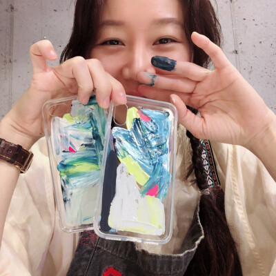 孔晓振 ♥ ♥ ♥
INS：rovvxhyo